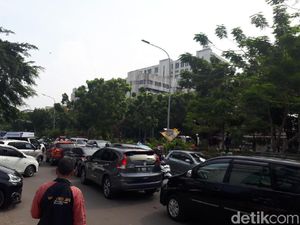 Senin Pagi, Jalan Abdul Muis Menuju Tanah Abang Macet