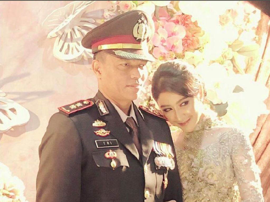Jadi Istri Kapolres, Uut Permatasari Sering Digeruduk Netizen Jadi Istri Kapolres, Uut Permatasari Sering Digeruduk Netizen