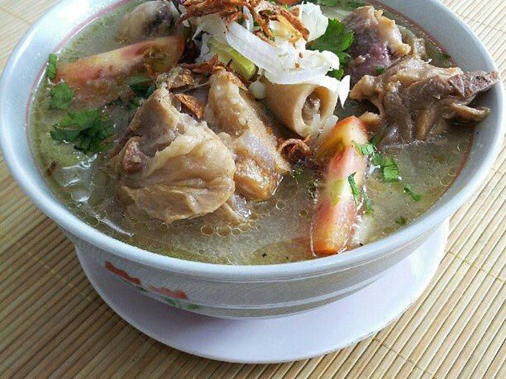 Hangatnya Semangkuk Sop Kambing Sedap Berempah di 5 Tempat Ini Hangatnya Semangkuk Sop Kambing Sedap Berempah di 5 Tempat Ini