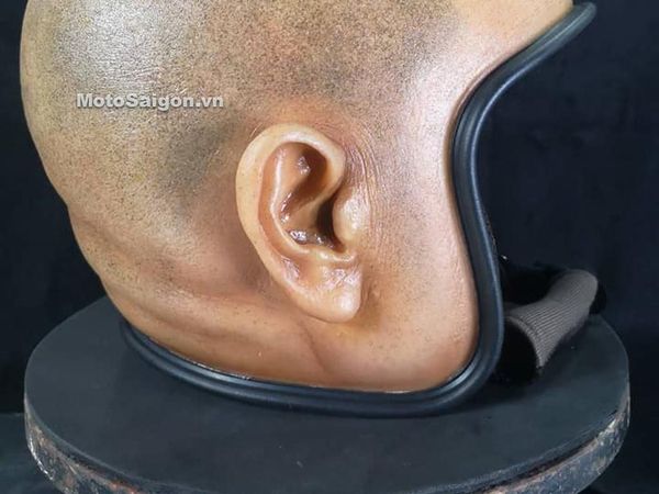 Helm Unik Bentuk Kepala Botak