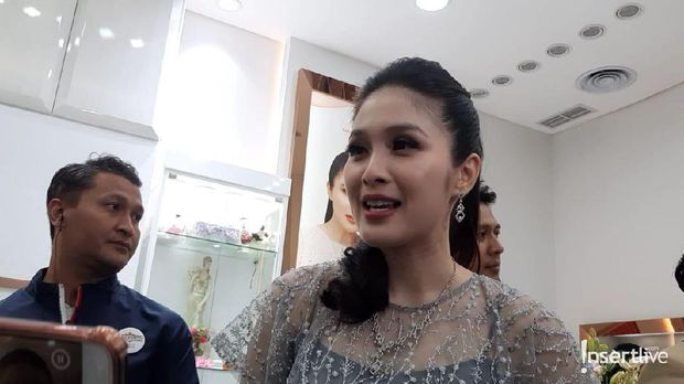 Sandra Dewi