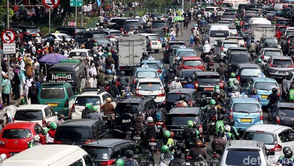 Potret Kemacetan di Kawasan Gambir Usai Reuni 212