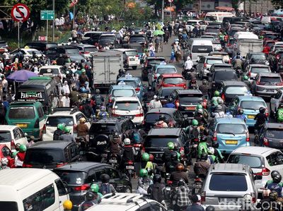 Potret Kemacetan di Kawasan Gambir Usai Reuni 212