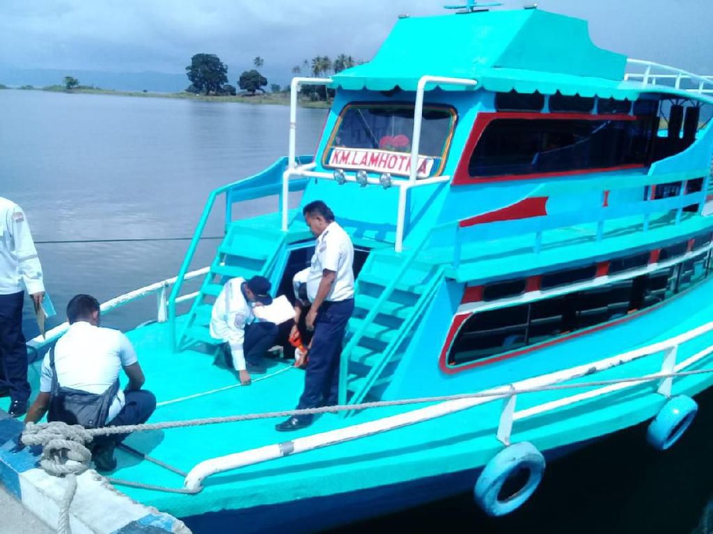 Jelang Natal Tahun Baru, Kemenhub Ukur Ulang Kapal di Danau Toba Jelang Natal Tahun Baru, Kemenhub Ukur Ulang Kapal di Danau Toba