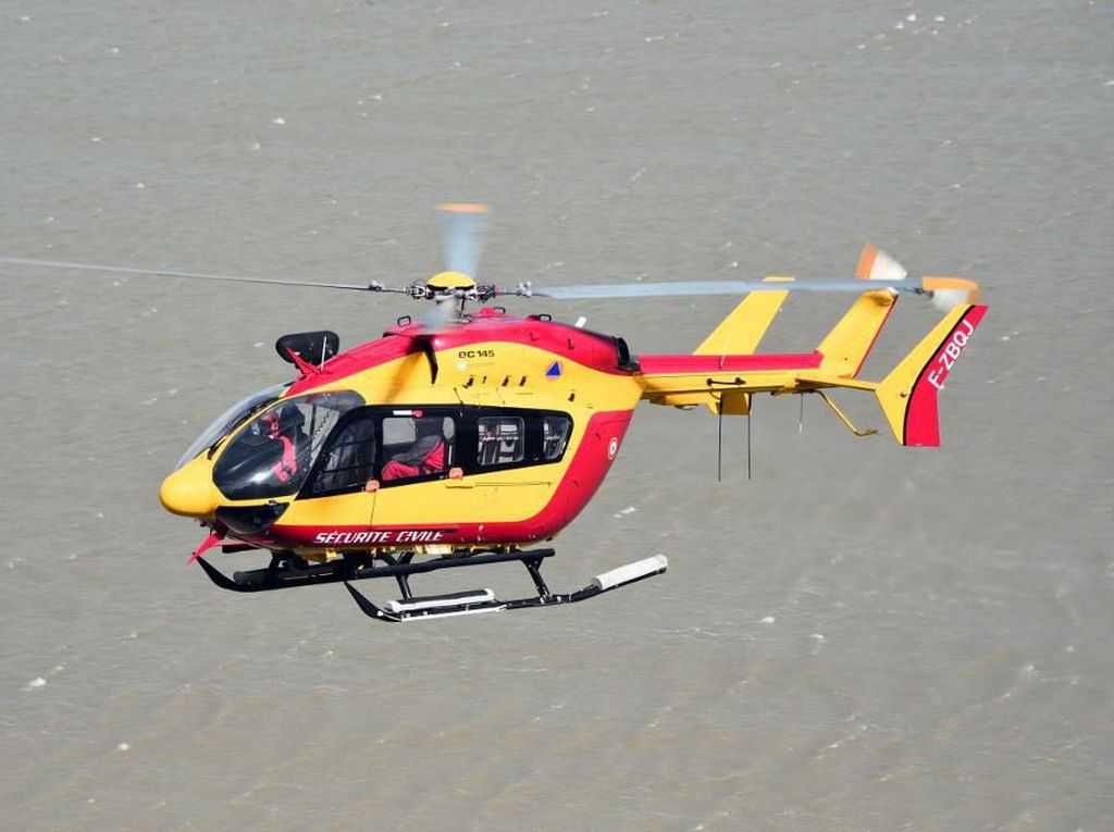 Heli Jatuh Saat Misi Penyelamatan Banjir di Prancis, 3 Petugas Tewas Heli Jatuh Saat Misi Penyelamatan Banjir di Prancis, 3 Petugas Tewas