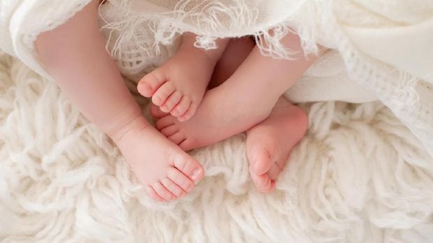 Ilustrasi bayi kembar