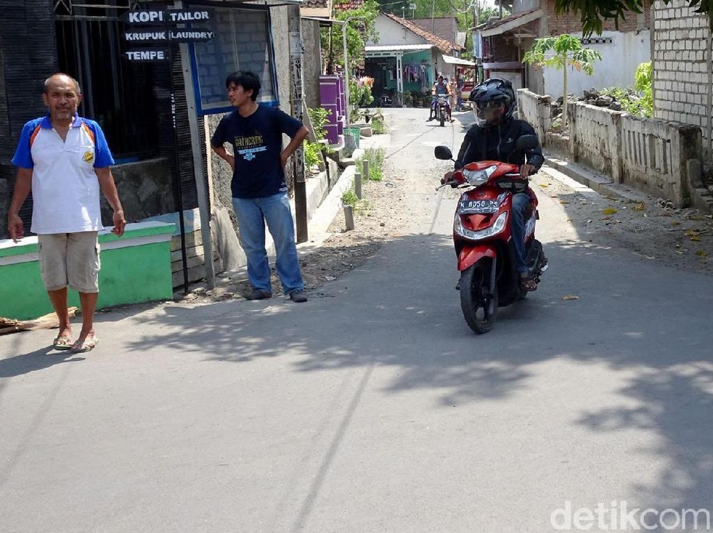 Jangan Selonong Boy, Keluar dari Gang Ada Aturannya Lho Jangan Selonong Boy, Keluar dari Gang Ada Aturannya Lho