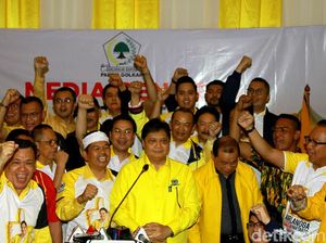 Mantan Ketua AMPG Dukung Airlangga Pimpin Golkar Mantan Ketua AMPG Dukung Airlangga Pimpin Golkar