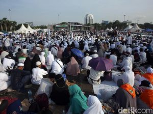 Video Massa Reuni 212 Dilihat dari Langit  Monas