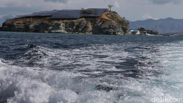 Kini Pulau Messah Punya PLTS