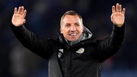 Kelima adalah Brendan Rodgers. Pernah melatih Liverpool dan kini sudah dua musim bersama Leicester City, Arsenal dinilai bisa menggodanya dengan iming-iming gaji besar (Michael Regan/Getty Images)
