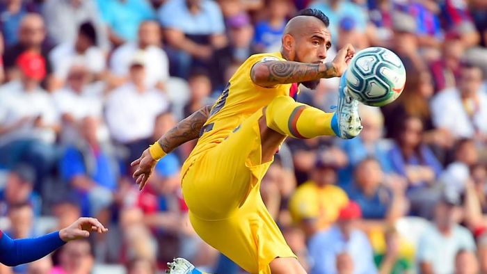 Arturo Vidal dikabarkan tertarik meninggal Barcelona untuk bergabung Inter Milan di bursa musim dingin 2020. (Foto: Jose Jordan / AFP) Arturo Vidal dikabarkan tertarik meninggal Barcelona untuk bergabung Inter Milan di bursa musim dingin 2020. (Foto: Jose Jordan / AFP)