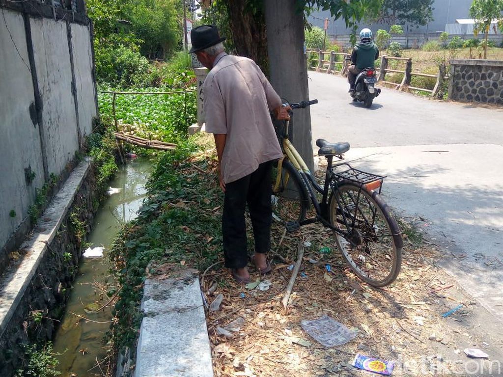 Sesosok Janin Perempuan Ditemukan Mengambang di Sungai Sidoarjo Sesosok Janin Perempuan Ditemukan Mengambang di Sungai Sidoarjo