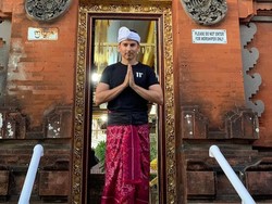 Puas Basah-basahan, Jorge Lorenzo Kini Kunjungi Pura di Bali