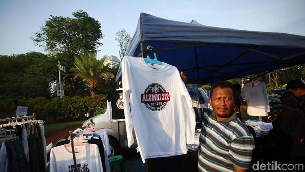 Mencari Rezeki di Reuni 212