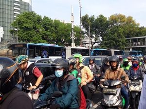 Massa Reuni 212 Mulai Bubar, Lalin Jalan Medan Merdeka Barat Macet