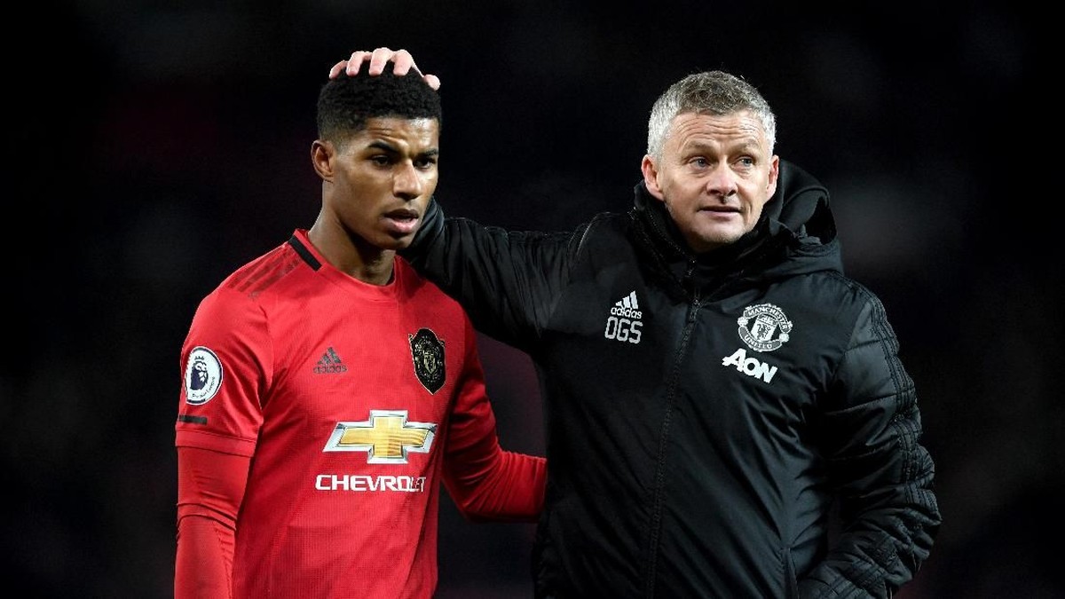 Marcus Rashford menyesalkan insiden cedera yang menimpanya di laga MU vs Wolverhampton (Foto: Stu Forster/Getty Images)