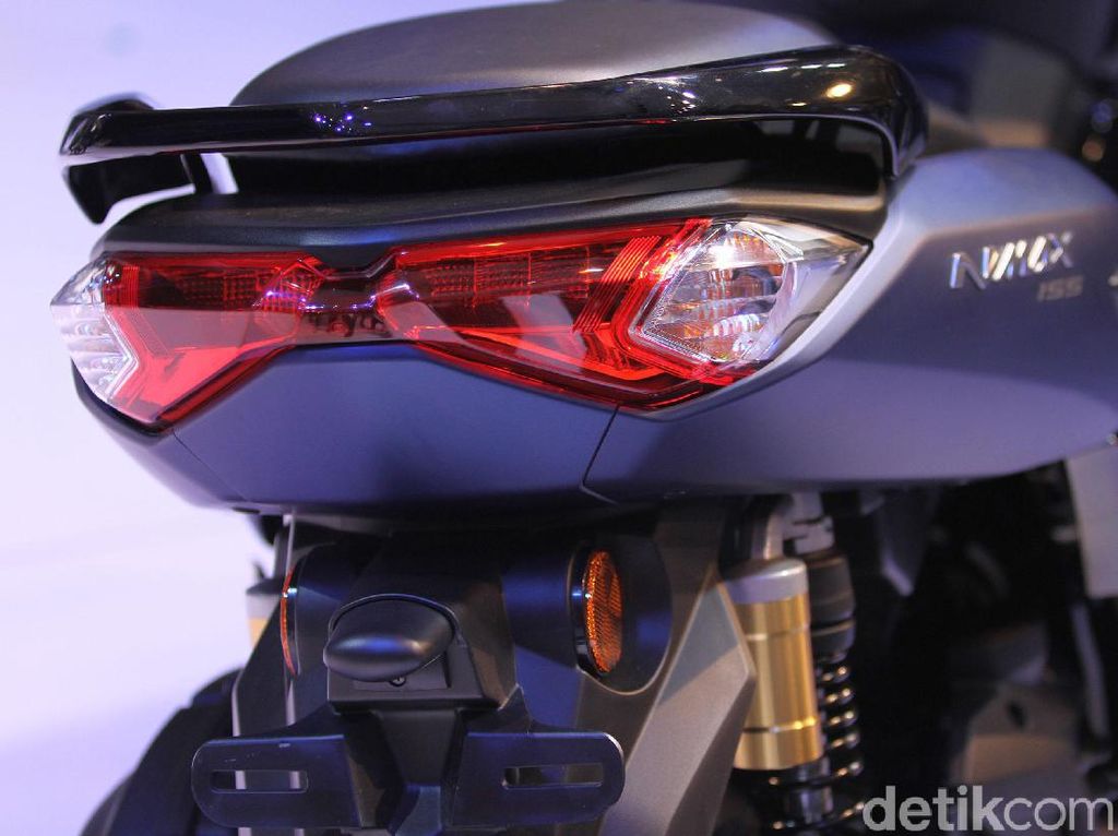 Beda All New Yamaha Nmax 2020 Versi ABS dan Versi Standar Beda All New Yamaha Nmax 2020 Versi ABS dan Versi Standar