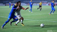 Dengan kemenangan ini, Persela menempati posisi ke-15 klasemen Liga 1 dengan raihan 34 poin. Sementara itu, Persib ada di posisi ke-10 dengan raihan 41 angka.