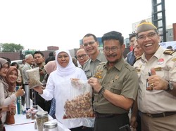 Dampingi Mentan, Khofifah Lepas Ekspor Komoditas Pertanian Jatim Rp 805 M