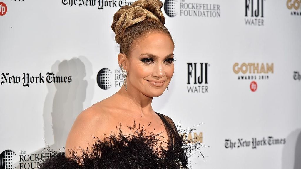 Jennifer Lopez, Lili Reinhart hingga Meninggalnya Cha In Ha