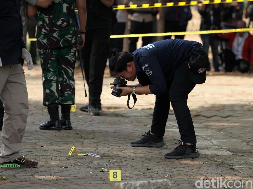 Polisi Tegaskan Granat Asap yang Meledak di Monas Bukan Milik Mereka Polisi Tegaskan Granat Asap yang Meledak di Monas Bukan Milik Mereka
