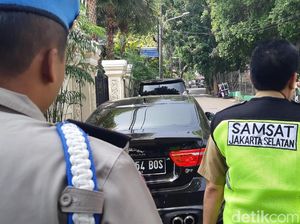 KTP Dicatut Pemilik Mobil Mewah, Segera Blokir! KTP Dicatut Pemilik Mobil Mewah, Segera Blokir!