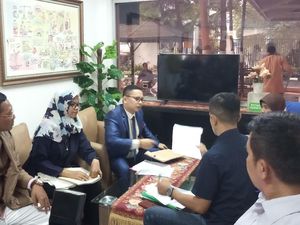 Datangi Kejagung, Korban First Travel Berharap Masih Diberangkatkan