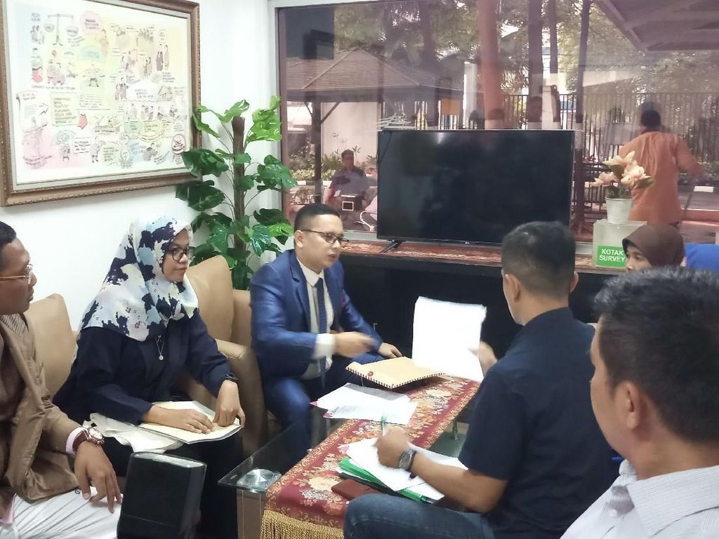 Datangi Kejagung, Korban First Travel Minta Lelang Aset Ditunda Datangi Kejagung, Korban First Travel Minta Lelang Aset Ditunda