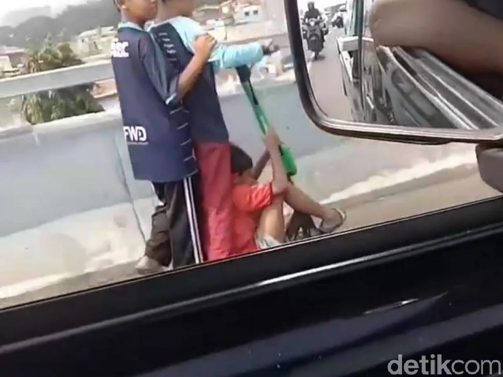 Skuter Listrik Jajal Jalanan, Pengamat ITB: Harusnya di Taman-Mal Skuter Listrik Jajal Jalanan, Pengamat ITB: Harusnya di Taman-Mal
