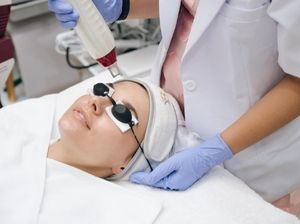 Review: Mencoba Perawatan Laser Rejuvenation untuk Kulit Cerah & Kenyal Review: Mencoba Perawatan Laser Rejuvenation untuk Kulit Cerah & Kenyal