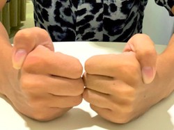 Ramai Challenge Bengkokkan Sendi Jari, Siapa Bisa?