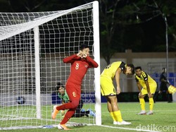 Selebrasi Witan usai mencetak gol.