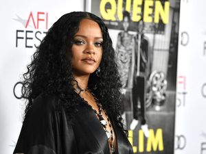 Alasan Rihanna dan Kekasihnya Miliuner Arab Putus Alasan Rihanna dan Kekasihnya Miliuner Arab Putus