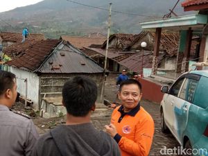 73 Rumah Warga Temanggung Rusak Diterjang Angin Kencang