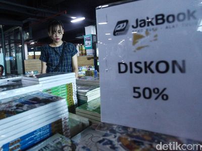 Pasar Buku Kenari Banjir Diskon, Buruan Datang!