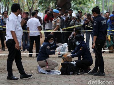 Polisi Olah TKP Ledakan Granat di Monas