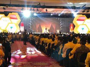 Canda Jokowi: Kalau Bamsoet Jangan Dikasih Sepeda, Udah Punya Tesla