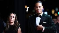 Nyonya Van Dijk yang Memesona di Gala Ballon dOr