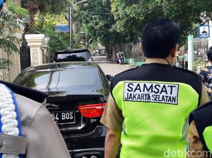 Kalau Pajak Progresif Dihapus: Tak Ada Lagi Pemilik Ferrari tapi Alamatnya di Gubuk Kalau Pajak Progresif Dihapus: Tak Ada Lagi Pemilik Ferrari tapi Alamatnya di Gubuk