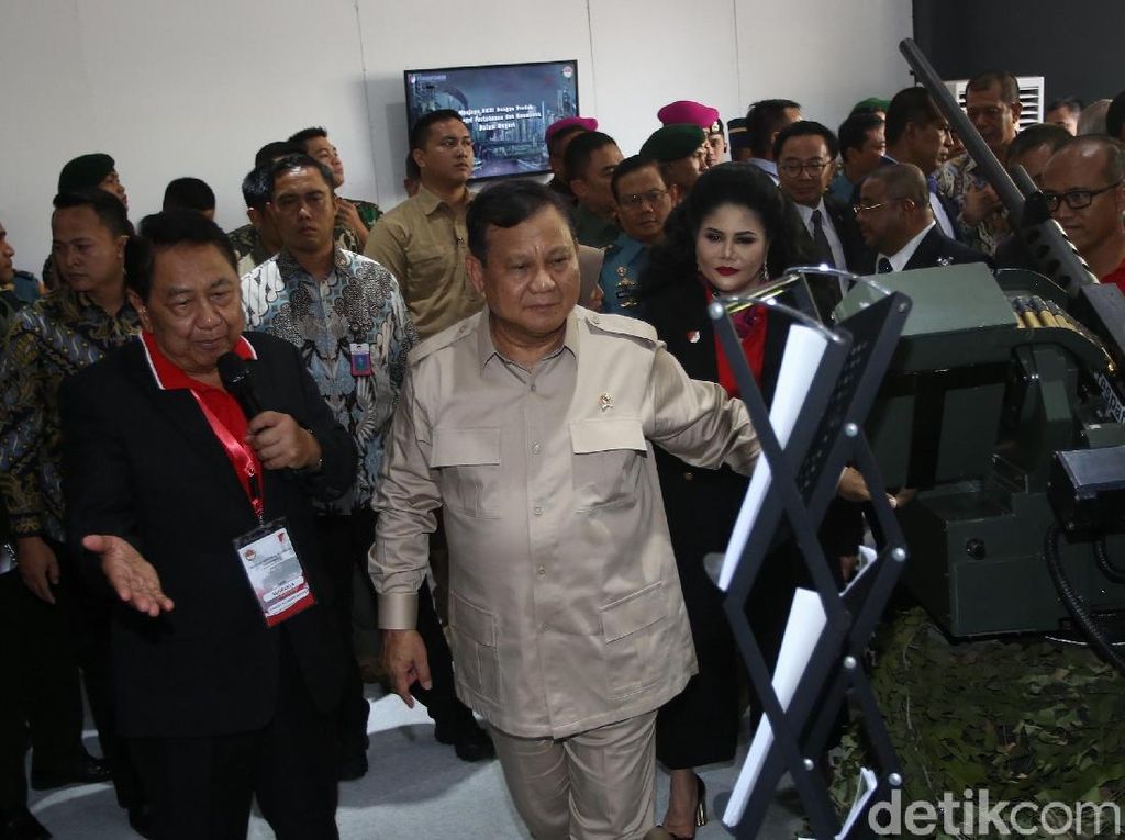 Saat Jokowi Minta Prabowo Tawar Harga Alat Perang Saat Jokowi Minta Prabowo Tawar Harga Alat Perang