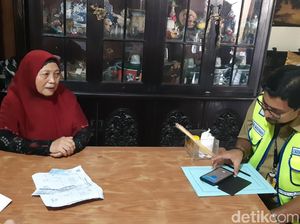 Cerita Mobil Mewah di Gang Sempit: Alphard-Mercy Takut Lewat Sini Cerita Mobil Mewah di Gang Sempit: Alphard-Mercy Takut Lewat Sini