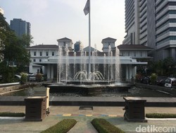 659 Polisi Amankan Demo Massa Pro dan Kontra-Anies di Balai Kota