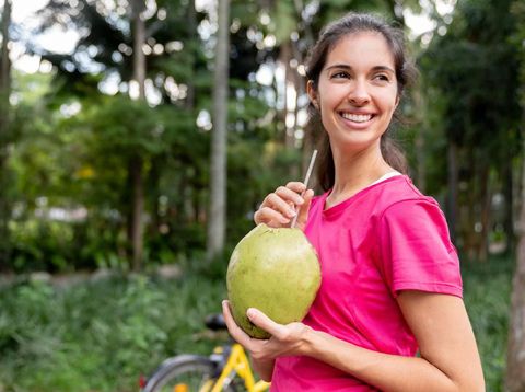 Minum Air Kelapa Muda Dan Bubur Kacang Hijau Saat Hamil Bisa