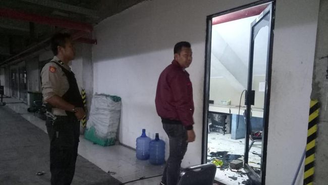 Unifa Makassar Diserang Orang Tak Dikenal, Mahasiswa Kena Sabetan Sajam Unifa Makassar Diserang Orang Tak Dikenal, Mahasiswa Kena Sabetan Sajam