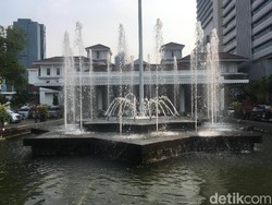 Pemprov DKI Imbau Warga di Zona Merah Salat Idul Adha di Rumah