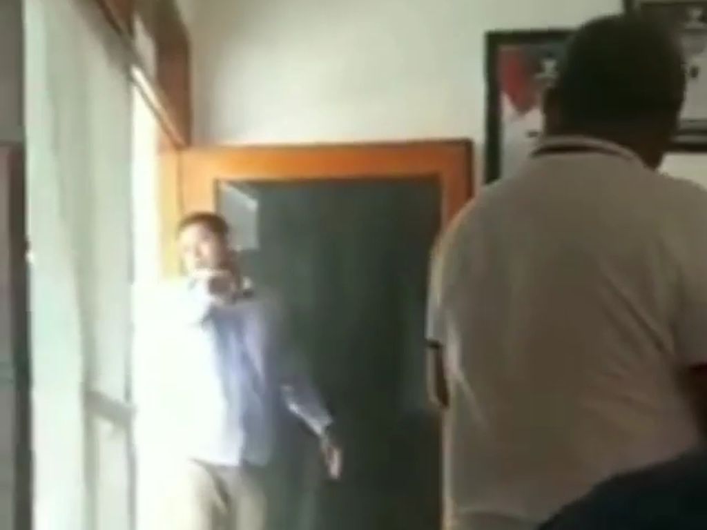 Viral Wali Kota Kediri Usir Utusan KONI Jatim hingga Shalfa Pingsan Viral Wali Kota Kediri Usir Utusan KONI Jatim hingga Shalfa Pingsan