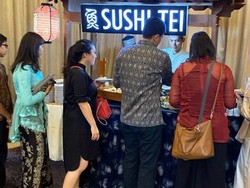 Lagi! Netizen Heboh Gubukan Kondangan Berupa Sushi Tei
