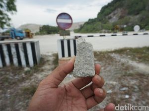 Potret Prasasti di Area Tambang Granit Terbaik Asia