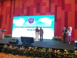 Hadiri Raker Konektivitas Pariwisata, Luhut Bicara Pentingnya Infrastruktur